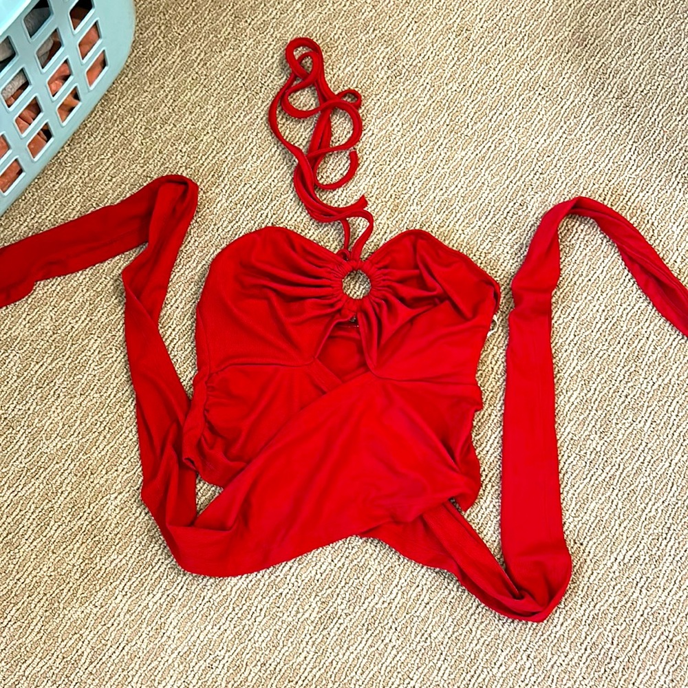 red wrap around tie ring top